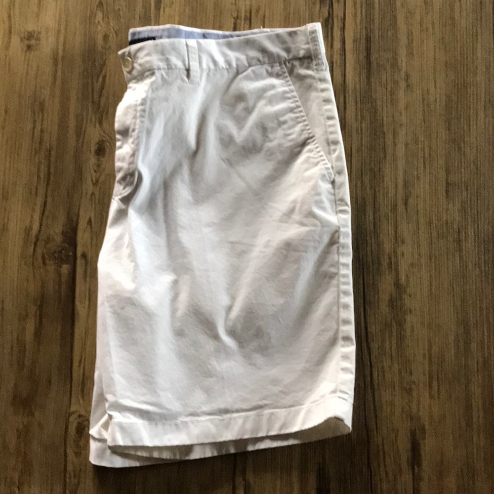 Tommy Hilfiger white shorts size 42
